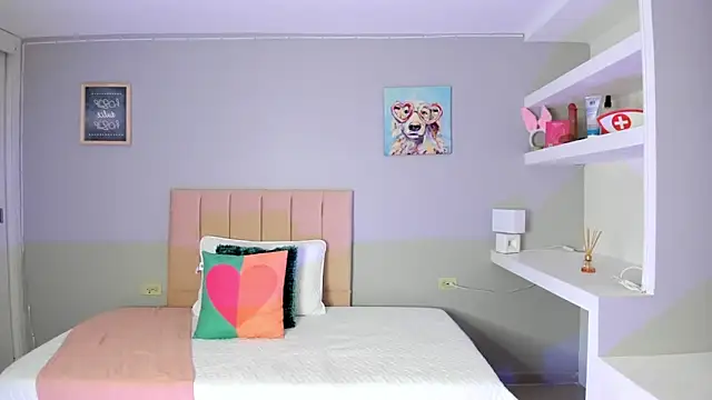 Violetta keller online show from May 27, 12:56 pm