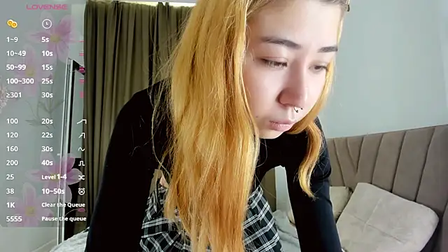 gigi meii online show from April 3, 1:28 pm