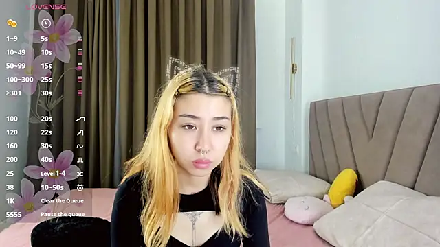 gigi meii online show from April 2, 1:18 pm
