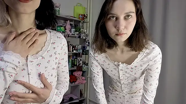 Layla Muur online show from June 1, 3:11 pm