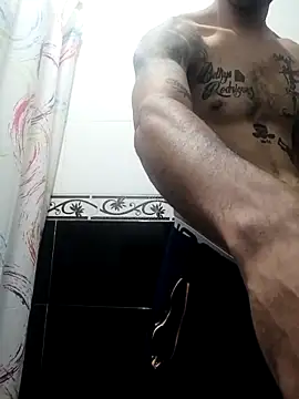 Dereckrose23 online show from May 2, 5:23 am