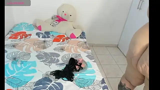 Snapshot of Atenea_19_ chatting on June 17, 12:59 pm Atenea 19 online show from June 17, 12:59 pm