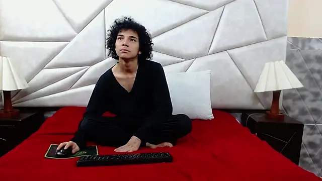 Nyx and Arian online show from April 12, 2:04 am