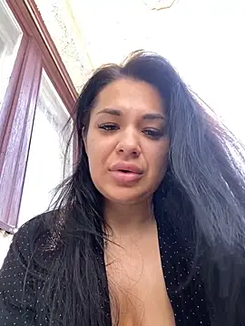 Snapshot of KayaGlow chatting on May 15, 9:07 am KayaGlow online show from May 15, 9:07 am