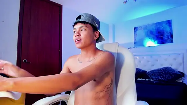 thiagosterling online show from May 1, 6:57 pm