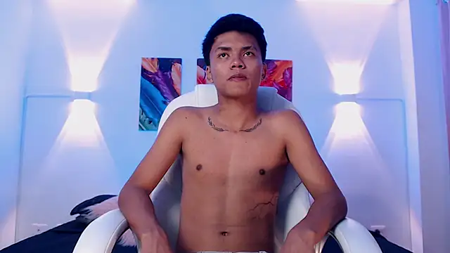thiagosterling online show from April 11, 11:41 pm