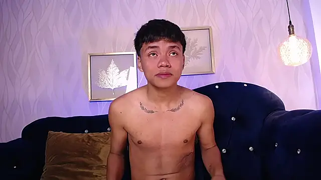 thiagosterling online show from April 18, 7:07 pm