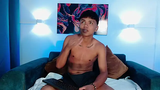 thiagosterling online show from March 24, 11:38 pm