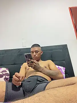 juliancito222 online show from May 3, 12:49 am