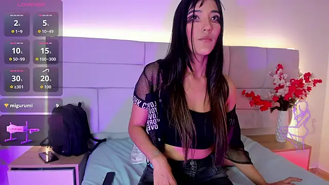 LiiaaGenner online show from May 18, 6:45 pm
