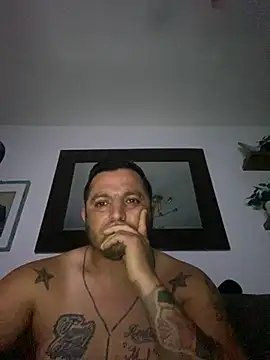 HOTB0Y18 online show from March 30, 9:11 am