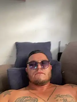 HOTB0Y18 online show from March 22, 11:17 pm