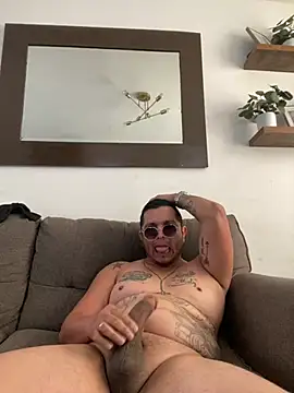 HOTB0Y18 online show from March 26, 7:23 pm