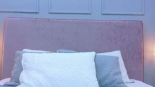 Ariana Mold online show from April 9, 3:52 am