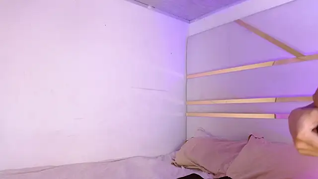 emiiross online show from July 12, 10:16 am
