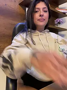 emiiross online show from March 30, 11:17 pm