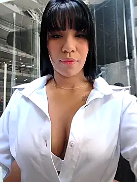 MonserratJons01 online show from May 1, 3:28 pm