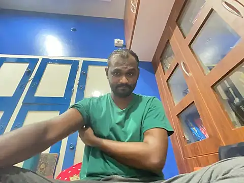 Snapshot of singletamilguy chatting on March 20, 7:48 pm singletamilguy online show from March 20, 7:48 pm