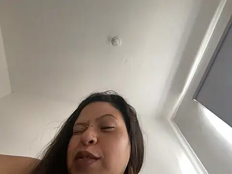 juel1sa online show from May 1, 3:50 pm