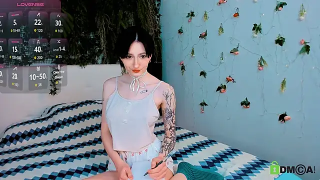 Snapshot of Kira__Cutie chatting on June 2, 8:42 pm Kira Cutie online show from June 2, 8:42 pm