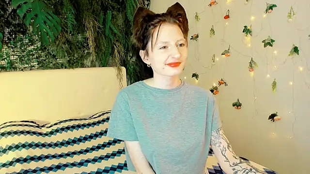 Snapshot of Kira__Cutie chatting on July 2, 8:37 pm Kira Cutie online show from July 2, 8:37 pm