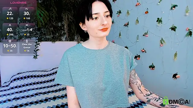 Snapshot of Kira__Cutie chatting on May 30, 9:20 pm Kira Cutie online show from May 30, 9:20 pm