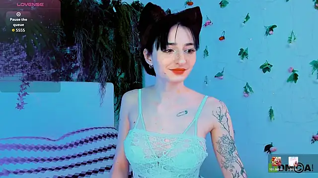 Snapshot of Kira__Cutie chatting on May 23, 10:20 pm Kira Cutie online show from May 23, 10:20 pm
