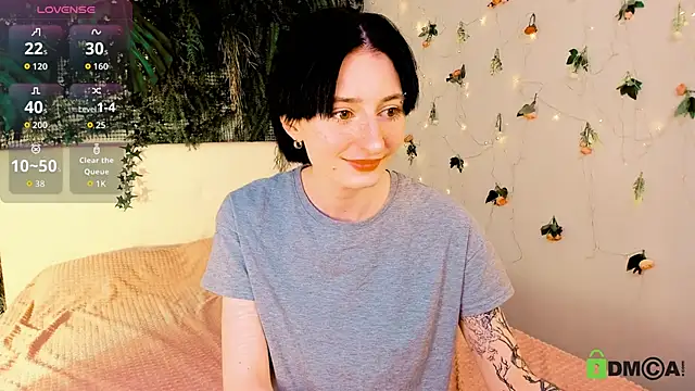 Snapshot of Kira__Cutie chatting on May 28, 9:21 pm Kira Cutie online show from May 28, 9:21 pm