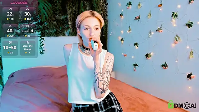 Kira  Cutie online show from April 23, 9:16 pm