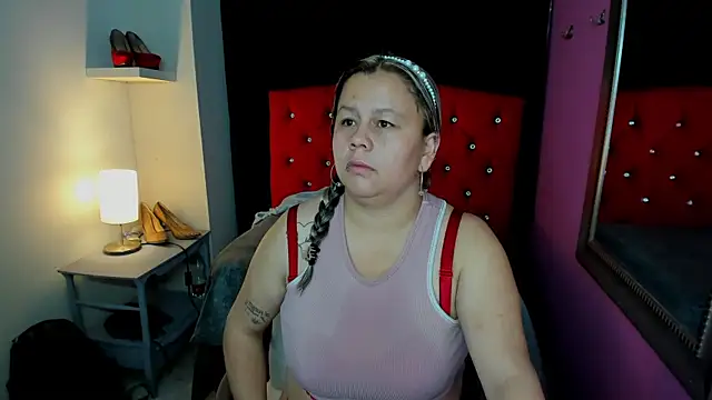 ScarletBigTitties online show from April 15, 11:59 am