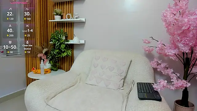 Maiasweet  online show from March 29, 2:24 am