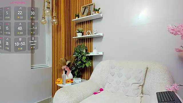 Maiasweet  online show from March 26, 3:27 am