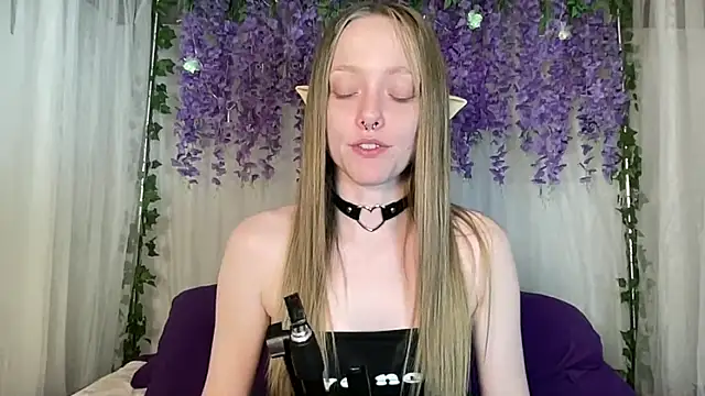 ElfGirlAna online show from June 12, 2:37 pm