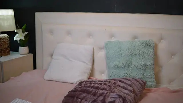 Snapshot of DaliaParis chatting on June 11, 2:53 am DaliaParis online show from June 11, 2:53 am