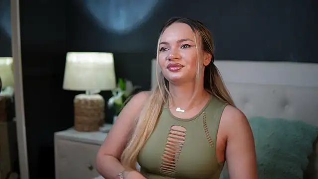 DaliaParis online show from August 5, 8:47 pm