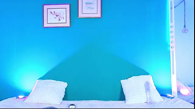 Zoe living online show from May 9, 1:58 pm