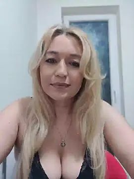 LexaVelure online show from April 16, 9:50 pm