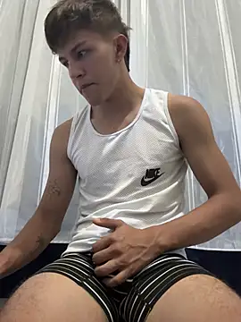 Snapshot of Mateo_savage chatting on April 15, 4:55 pm Mateo savage online show from April 15, 4:55 pm