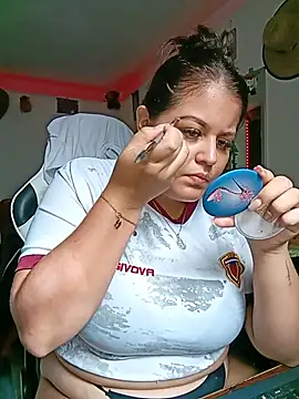 Snapshot of Bonny_rousse01 chatting on June 25, 12:32 pm Bonny rousse01 online show from June 25, 12:32 pm