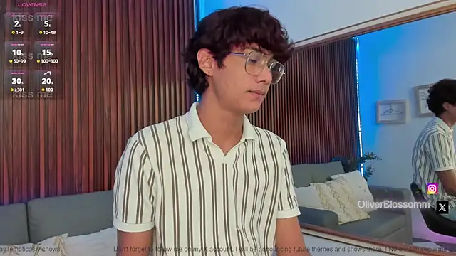 Snapshot of Oliver20__ chatting on June 20, 10:37 pm Oliver20 online show from June 20, 10:37 pm