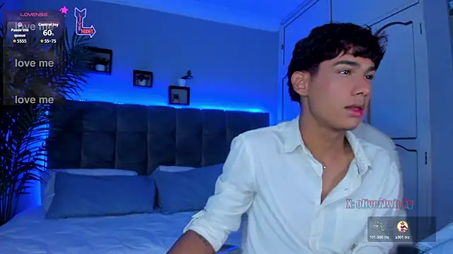 Snapshot of Oliver20__ chatting on March 21, 4:25 am Oliver20 online show from March 21, 4:25 am