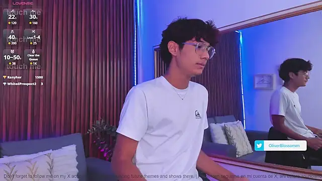 Snapshot of Oliver20__ chatting on May 16, 9:14 pm Oliver20 online show from May 16, 9:14 pm