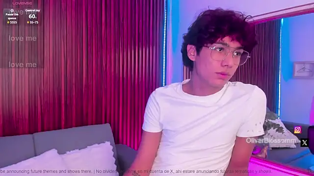 Snapshot of Oliver20__ chatting on June 12, 8:28 pm Oliver20 online show from June 12, 8:28 pm