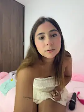 Snapshot of MelodyRey__ chatting on July 10, 12:54 am MelodyRey online show from July 10, 12:54 am