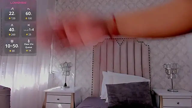 zoejenner  online show from May 9, 7:39 pm