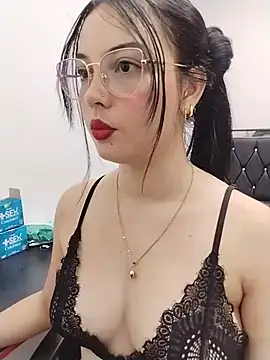 Snapshot of veleria_allurin chatting on July 1, 9:26 pm veleria allurin online show from July 1, 9:26 pm