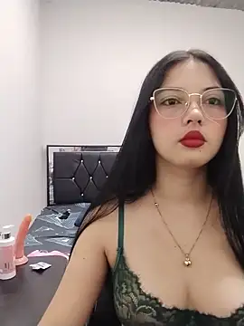 Snapshot of veleria_allurin chatting on June 20, 12:32 pm veleria allurin online show from June 20, 12:32 pm