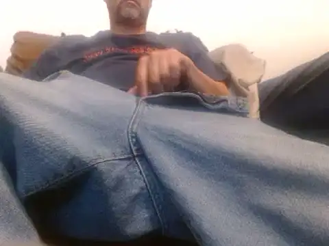Snapshot of MrDontRush chatting on June 6, 1:22 am MrDontRush online show from June 6, 1:22 am