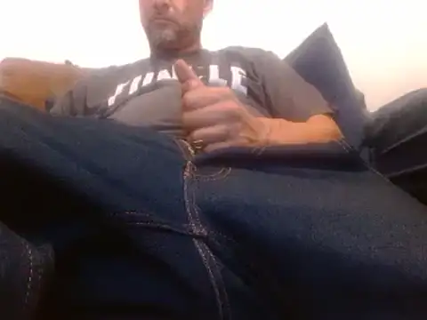 Snapshot of MrDontRush chatting on June 5, 12:15 am MrDontRush online show from June 5, 12:15 am