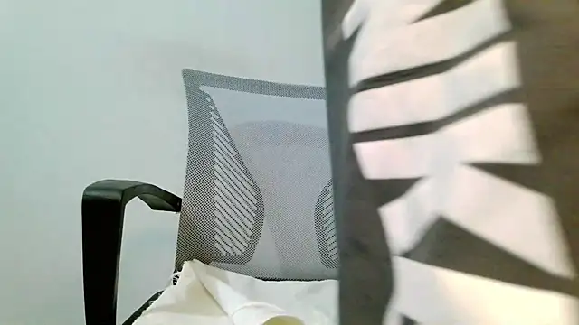 srghost333 online show from April 3, 4:41 am